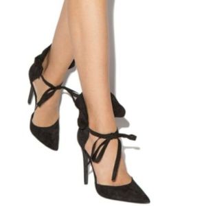 Shoedazzle Alison Black Ruffle Pumps
